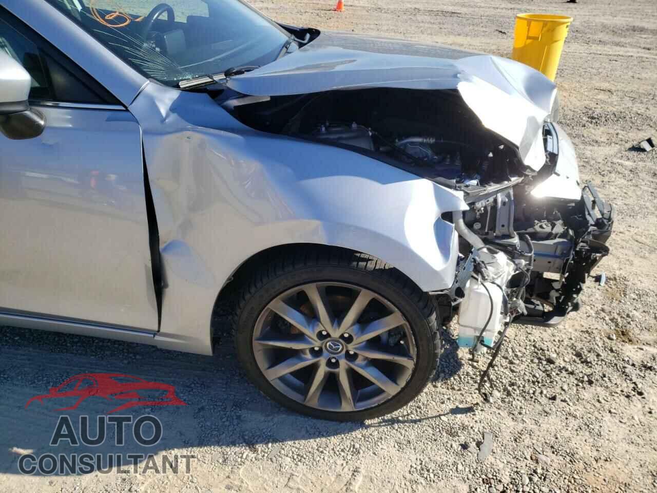 MAZDA 3 2018 - 3MZBN1V30JM201962