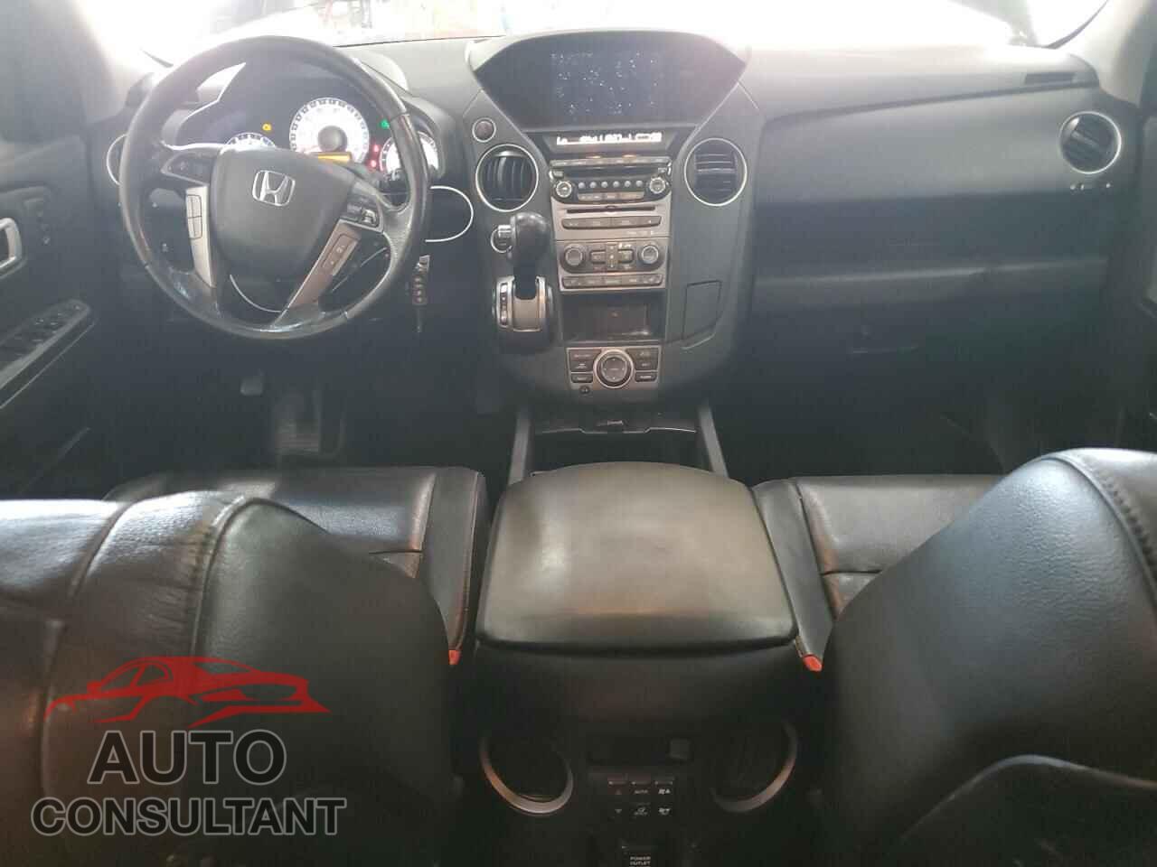 HONDA PILOT 2015 - 5FNYF4H9XFB077187