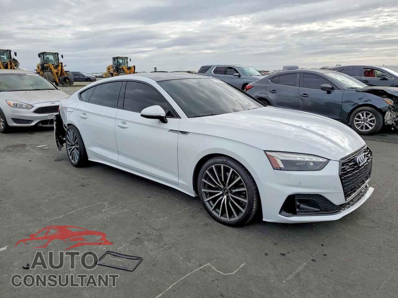 AUDI A5 2022 - WAUCBCF50NA017374