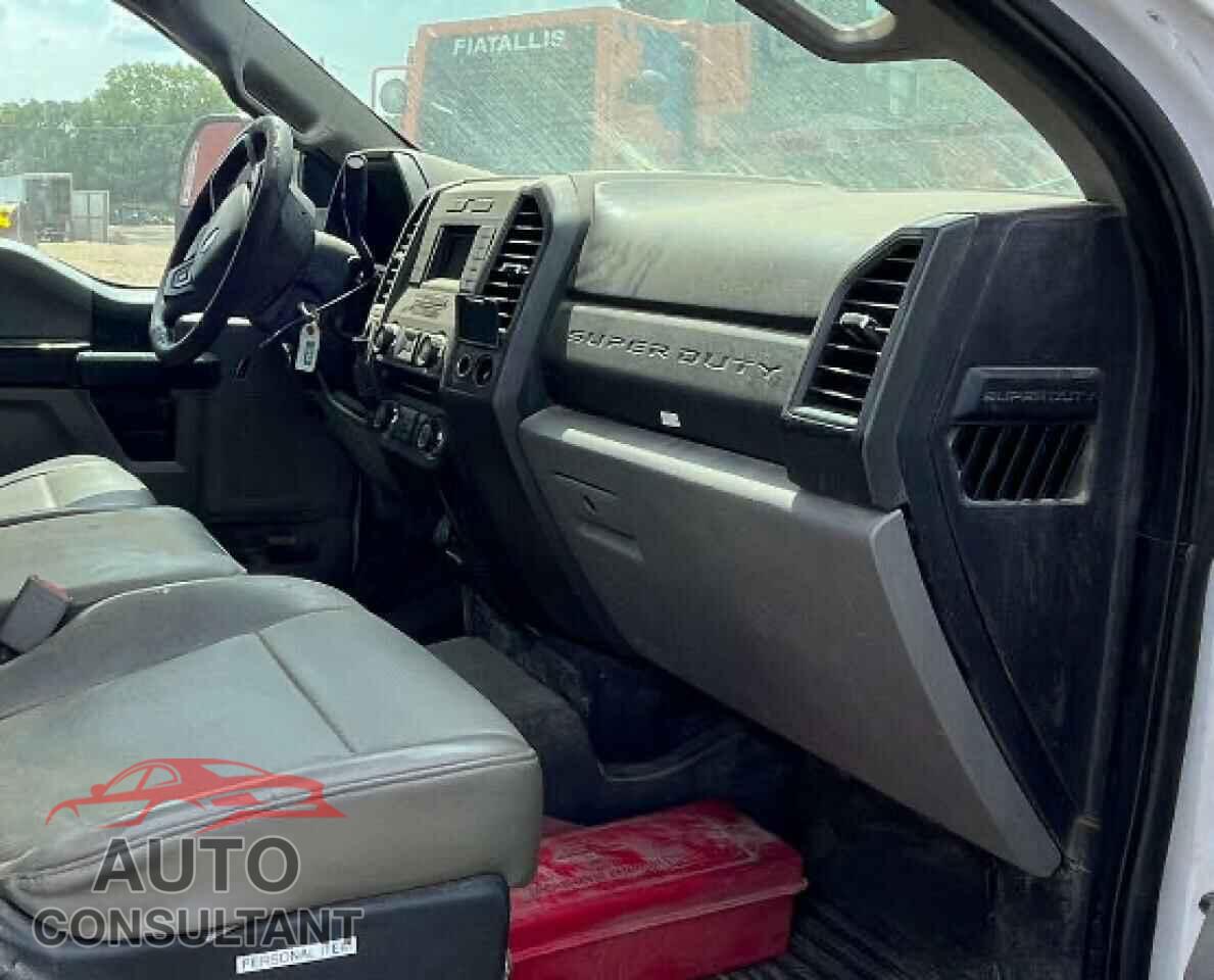 FORD F550 2017 - 1FDUF5GT9HED71729