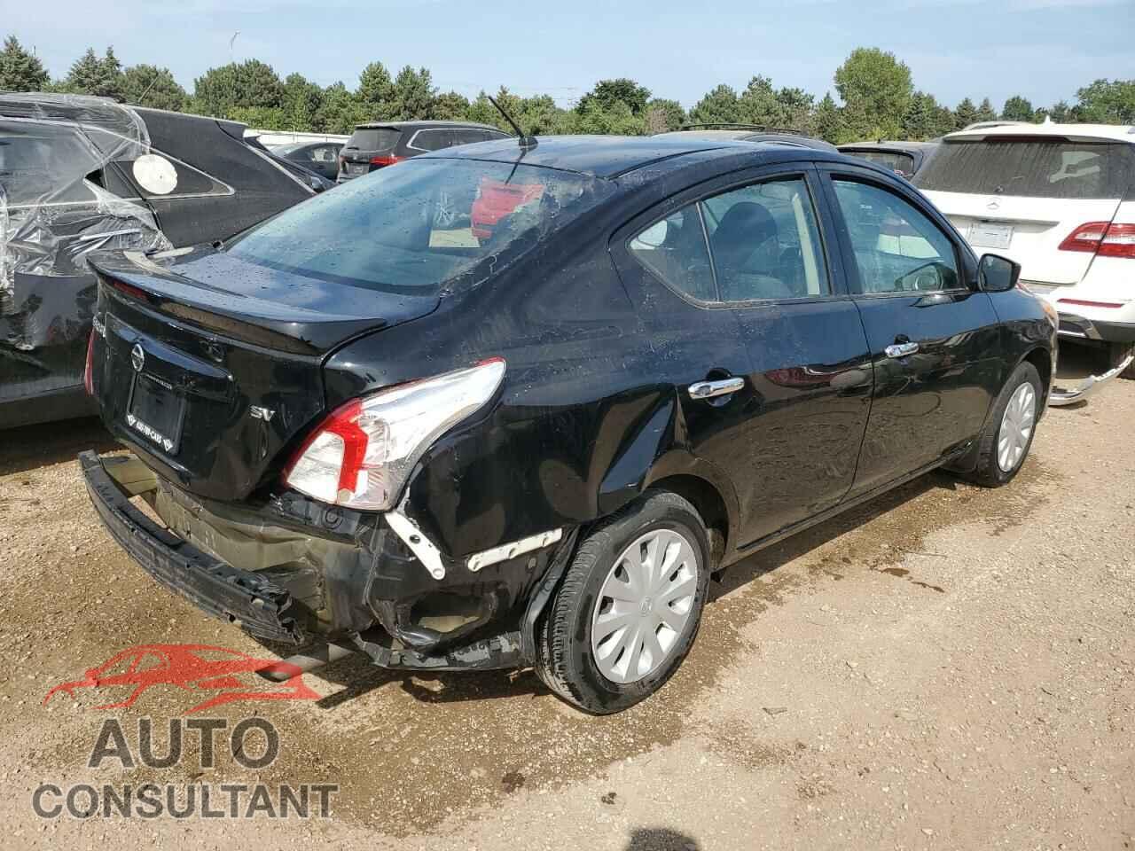NISSAN VERSA 2017 - 3N1CN7AP3HL817483