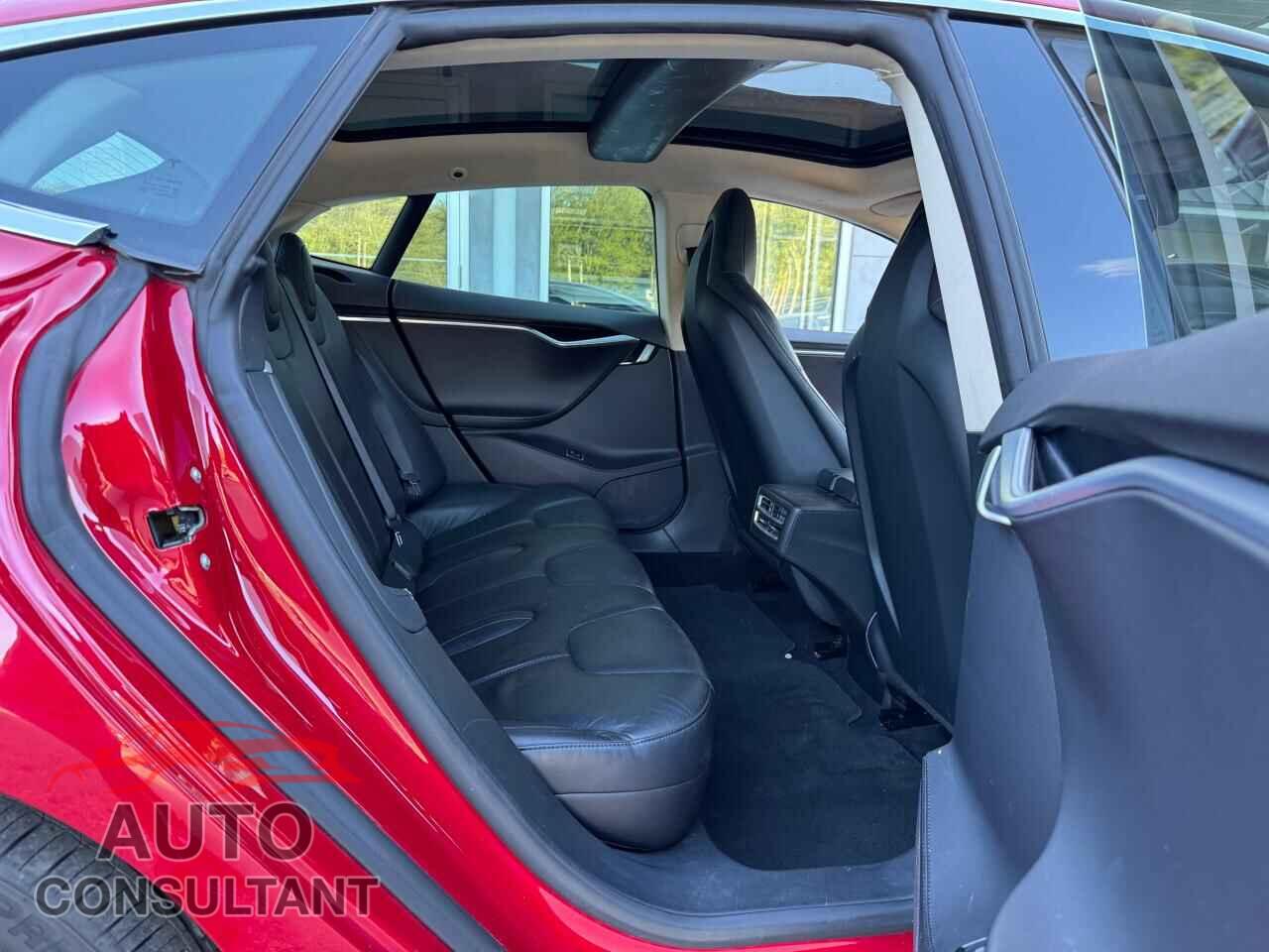 TESLA MODEL S 2013 - 5YJSA1CG5DFP18929