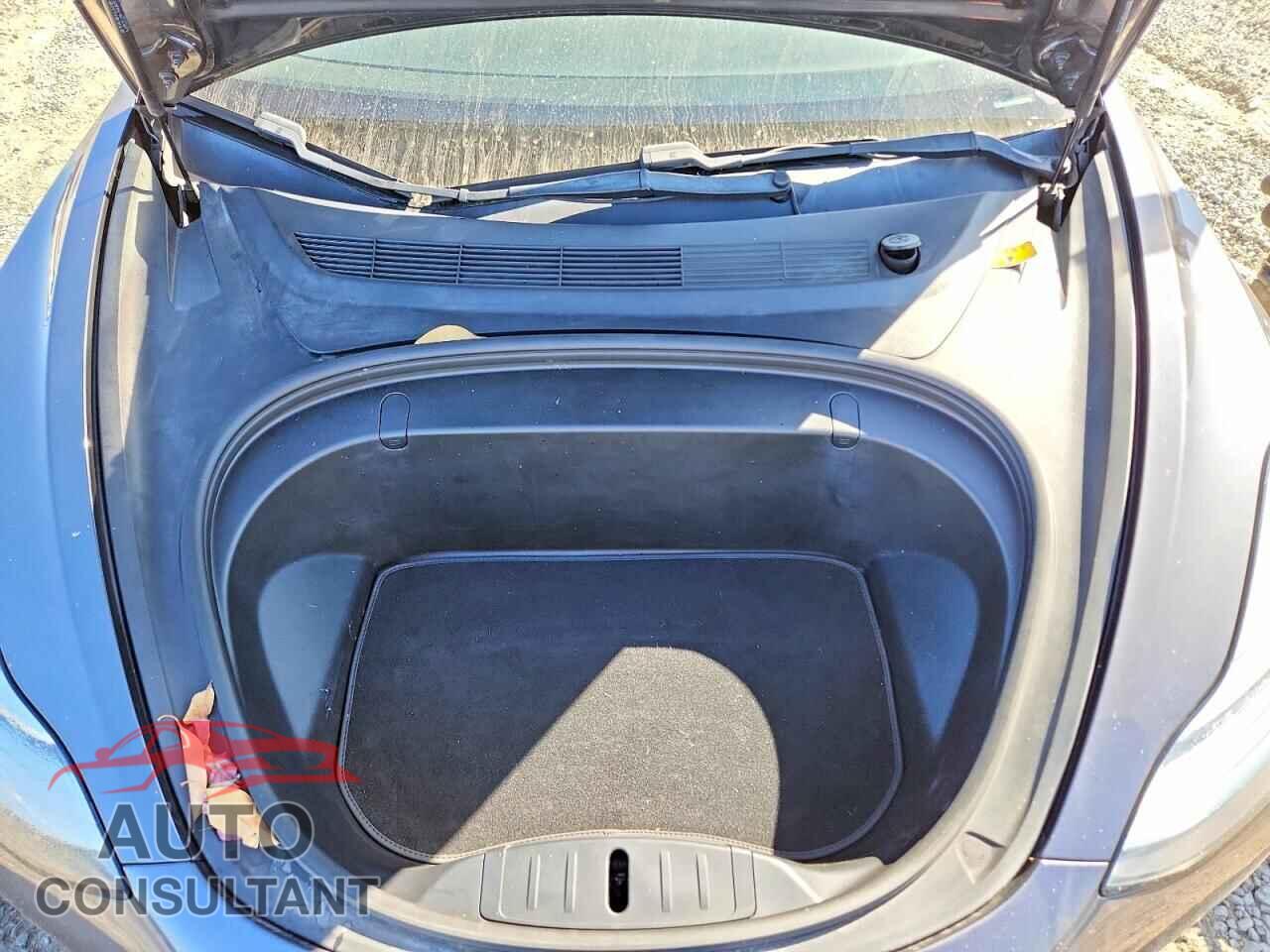 TESLA MODEL 3 2018 - 5YJ3E1EA7JF157808