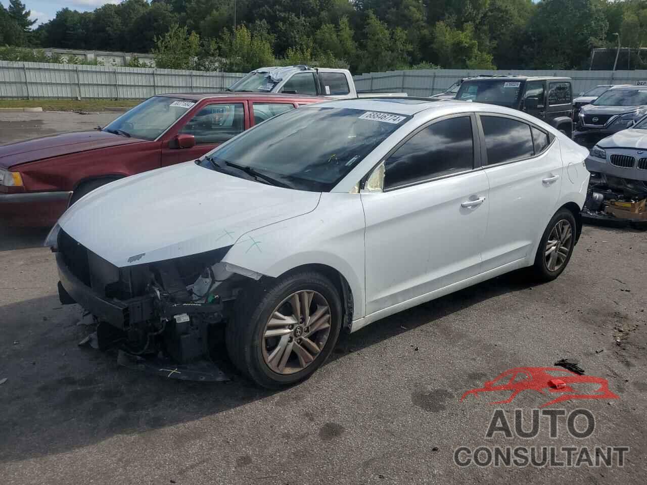 HYUNDAI ELANTRA 2019 - 5NPD84LF4KH447194