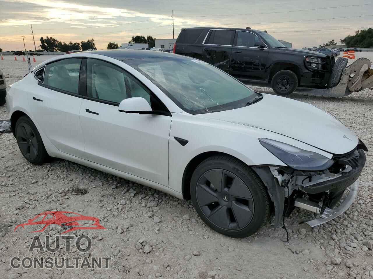 TESLA MODEL 3 2022 - 5YJ3E1EA8NF355870