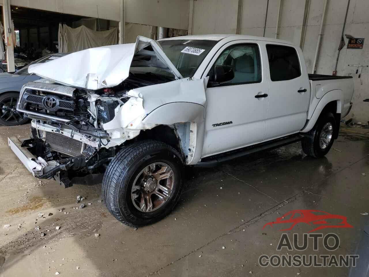 TOYOTA TACOMA 2015 - 5TFJU4GN1FX073573