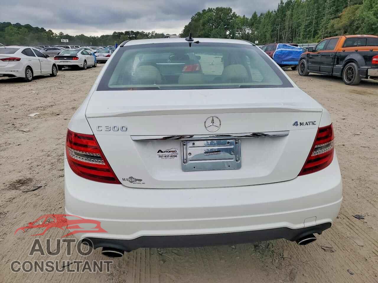 MERCEDES-BENZ C-CLASS 2013 - WDDGF8AB4DR277429