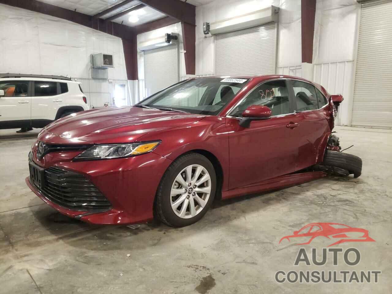 TOYOTA CAMRY 2018 - 4T1B11HK1JU666128