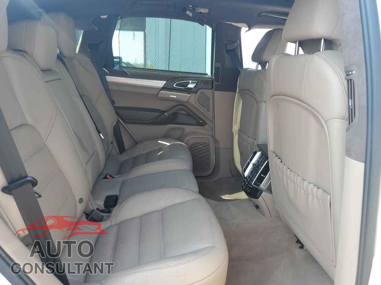 PORSCHE CAYENNE 2012 - WP1AC2A25CLA80341