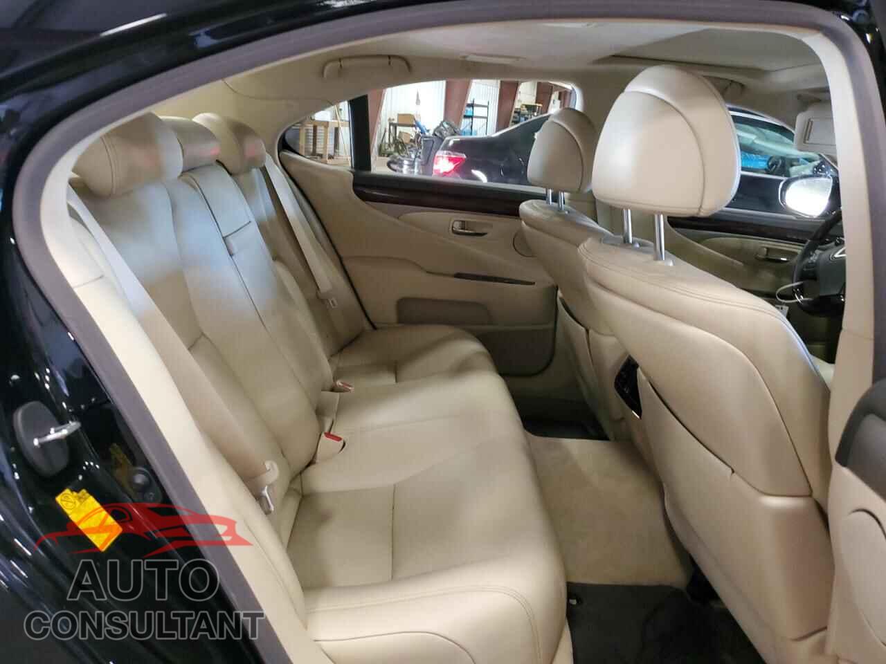 LEXUS LS460 2014 - JTHCL5EFXE5021137
