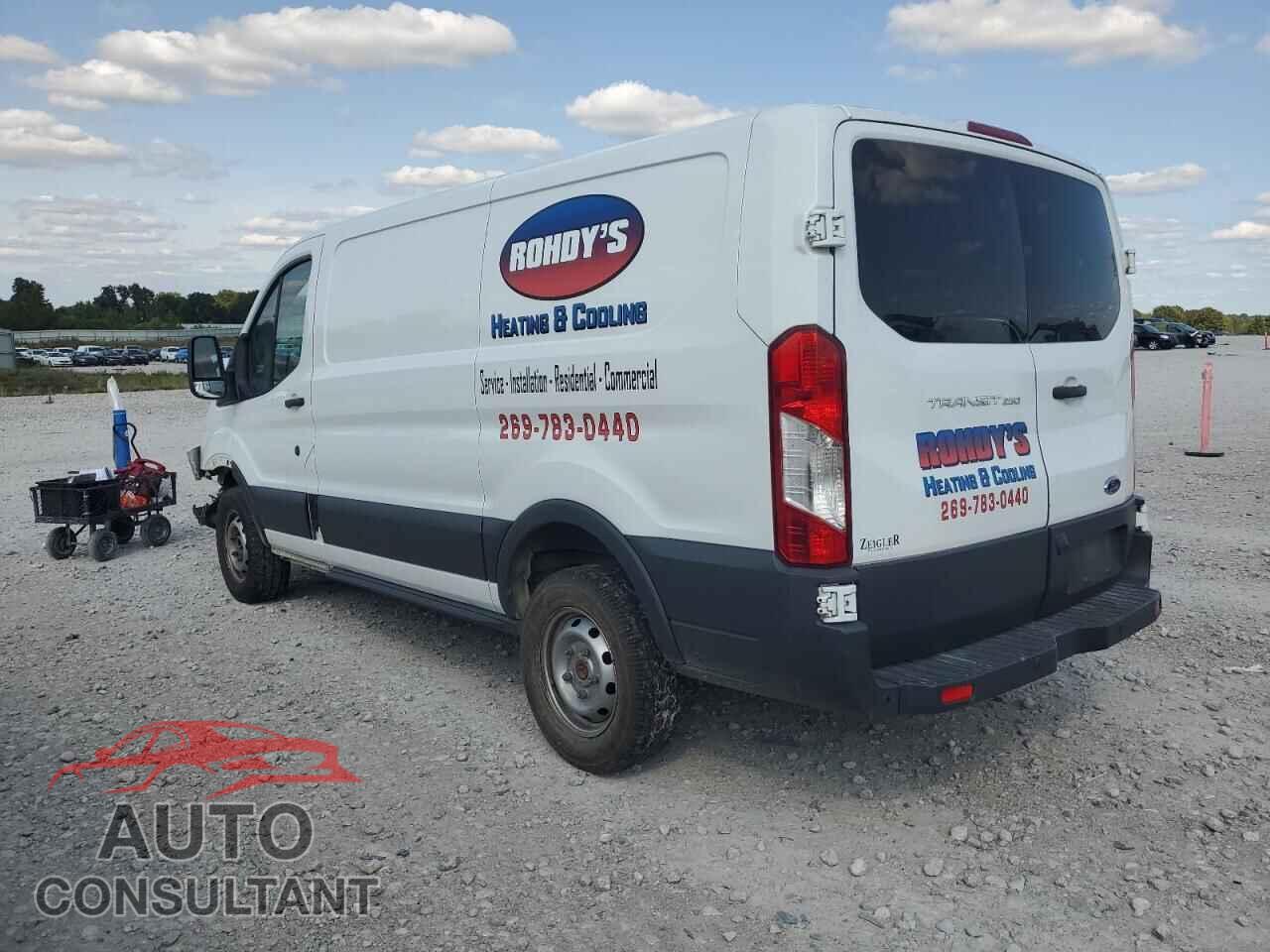 FORD TRANSIT 2017 - 1FTYR1ZM6HKB20857