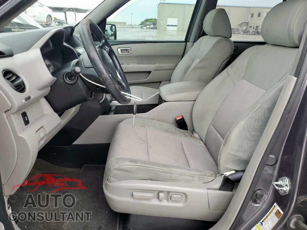 HONDA PILOT 2015 - 5FNYF3H41FB031231