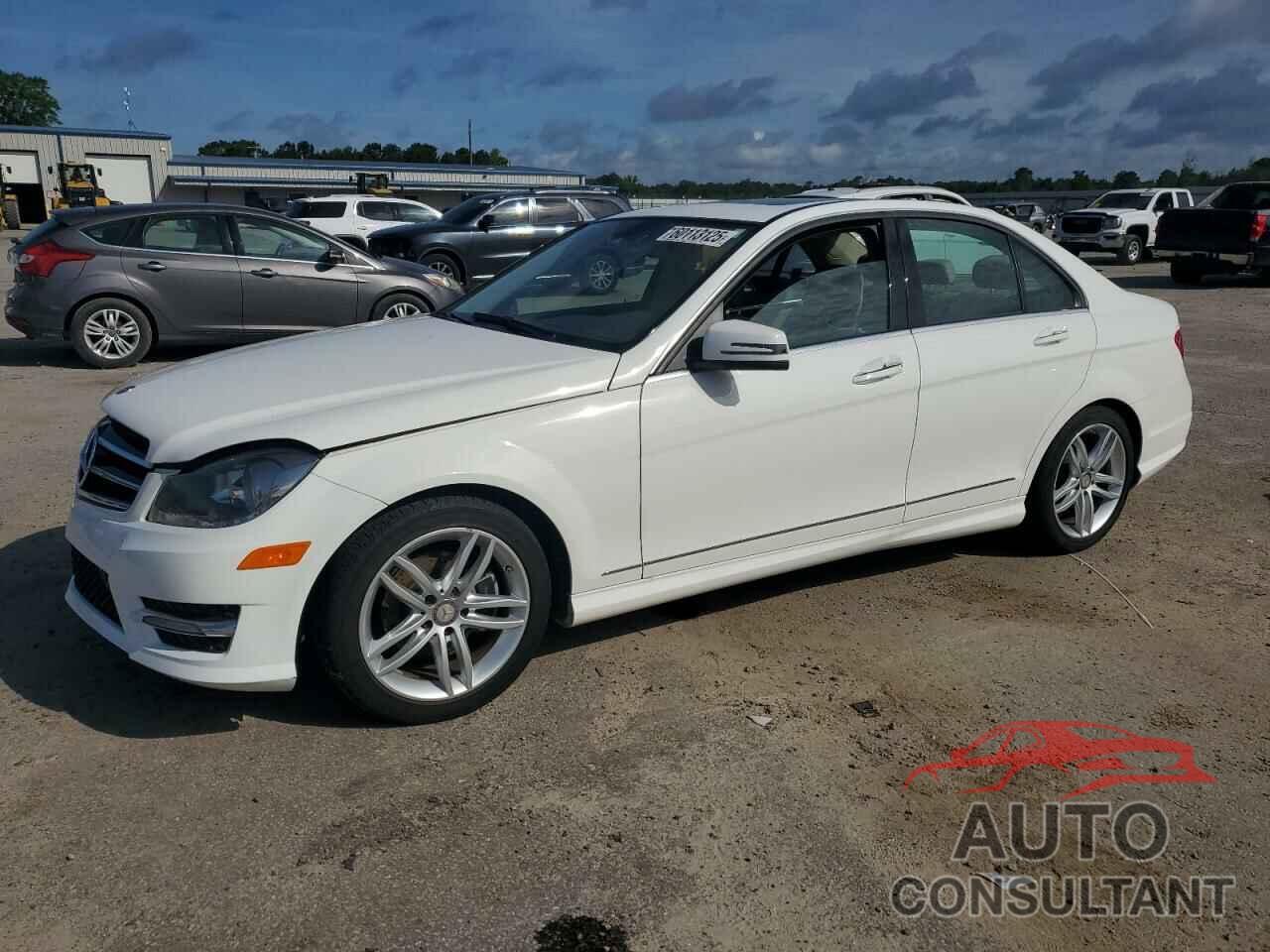 MERCEDES-BENZ C-CLASS 2014 - WDDGF4HB6EG224355