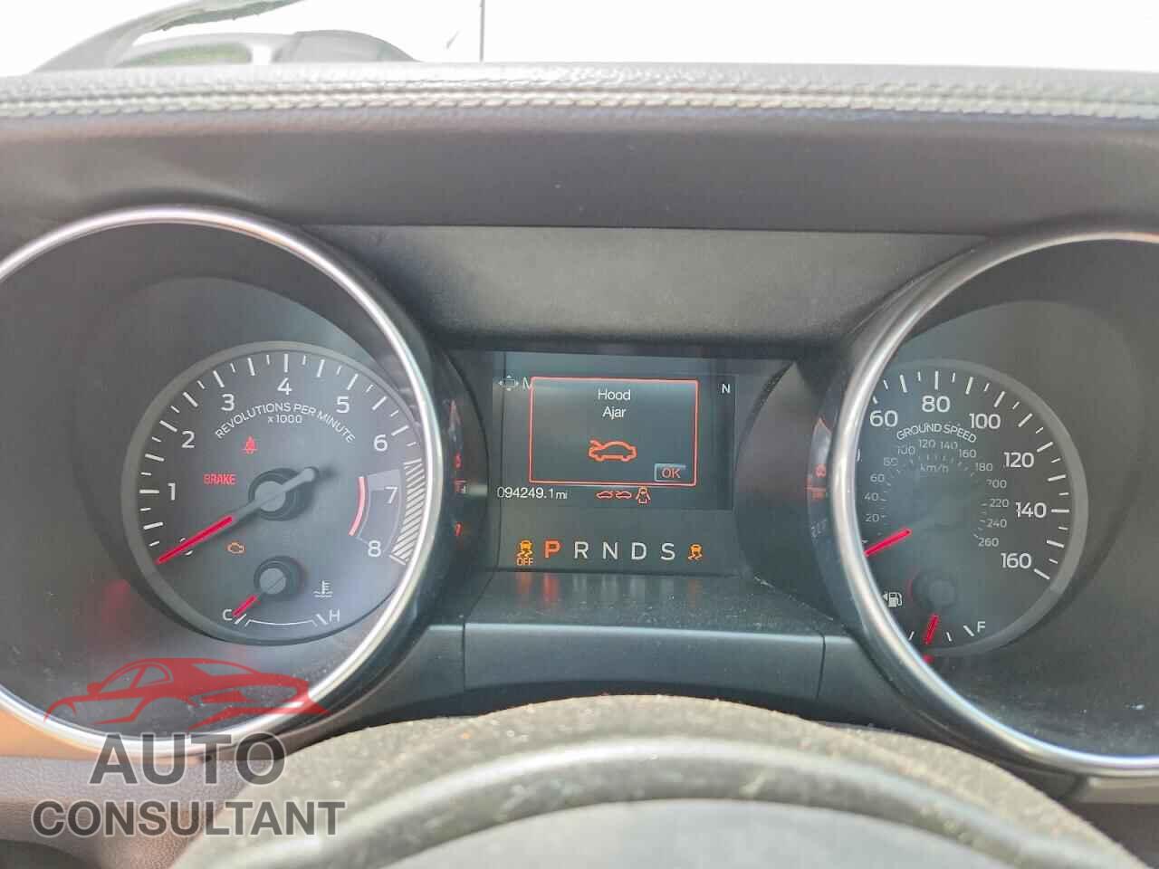 FORD MUSTANG 2018 - 1FATP8UH2J5155649
