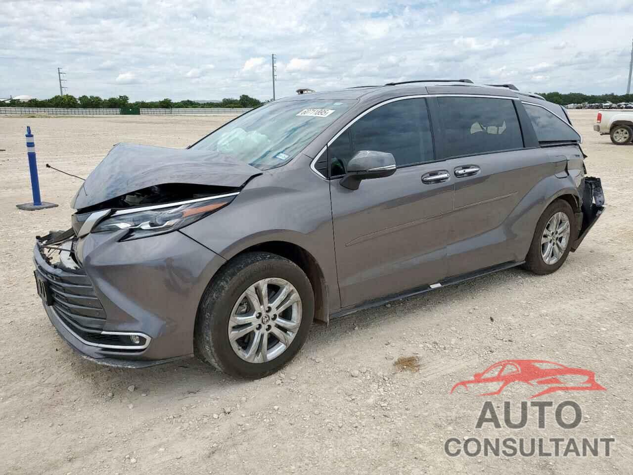 TOYOTA SIENNA 2024 - 5TDESKFC7RS134320