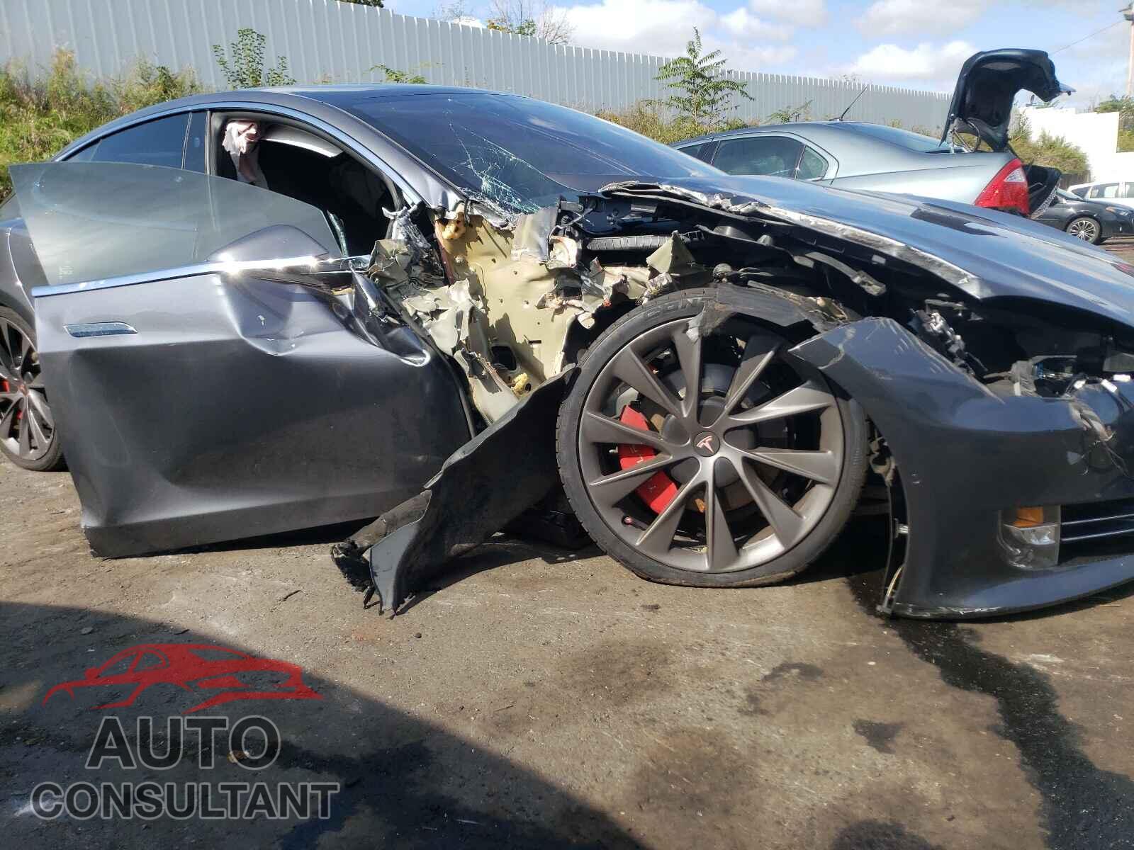 TESLA MODEL S 2019 - 5YJSA1E29KF305457