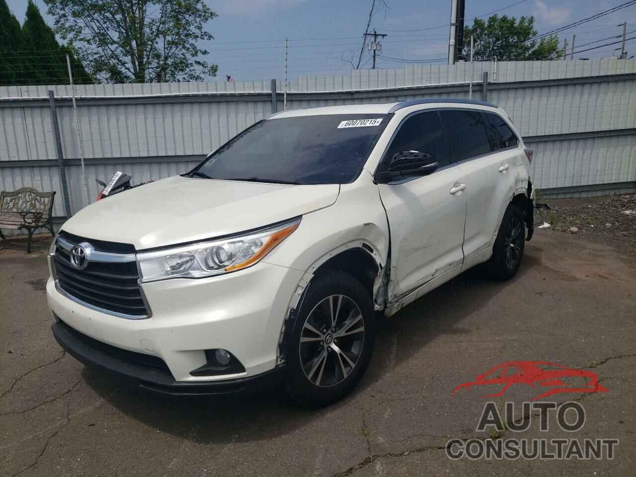 TOYOTA HIGHLANDER 2016 - 5TDJKRFH0GS289193