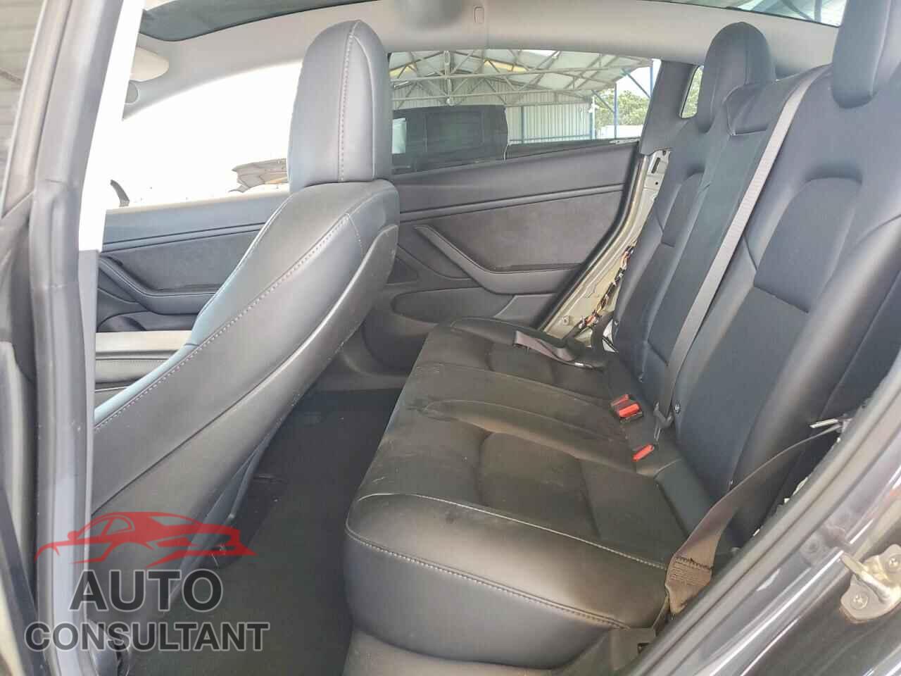 TESLA MODEL 3 2018 - 5YJ3E1EA1JF058319