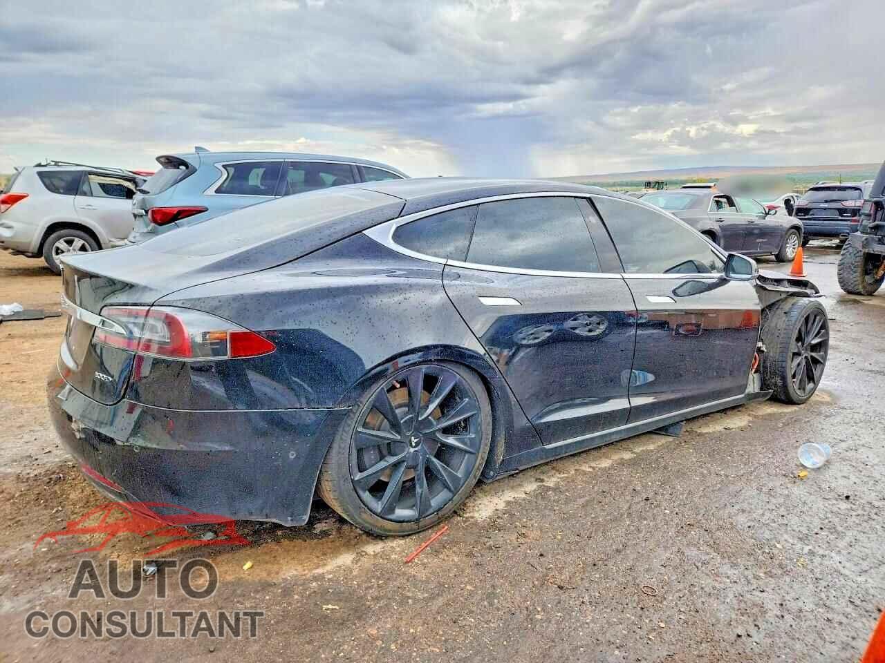 TESLA MODEL S 2018 - 5YJSA1E20JF298719