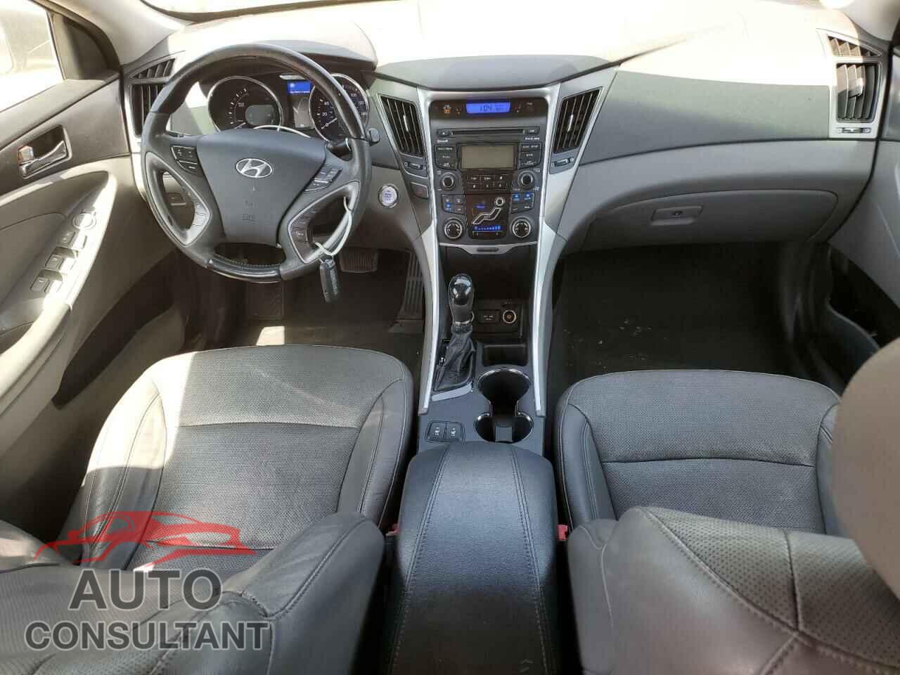 HYUNDAI SONATA 2012 - KMHEC4A41CA034982