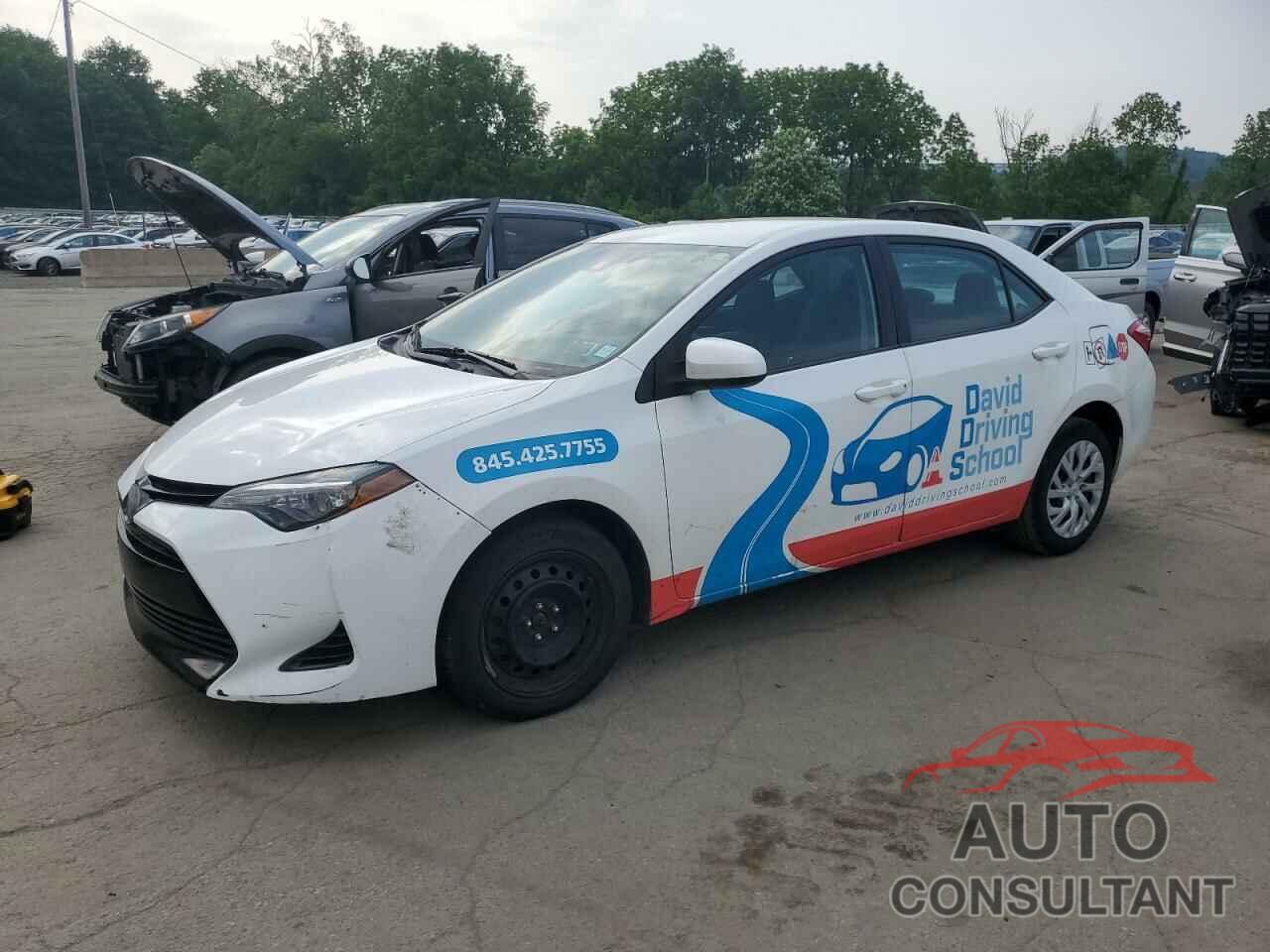TOYOTA COROLLA 2018 - 5YFBURHE8JP854663