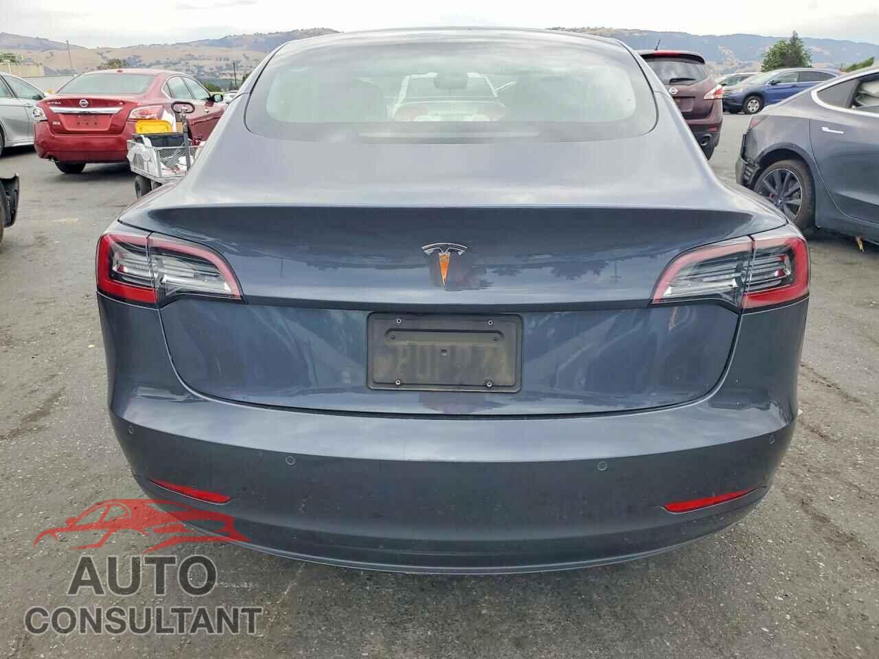 TESLA MODEL 3 2022 - 5YJ3E1EA3NF233675