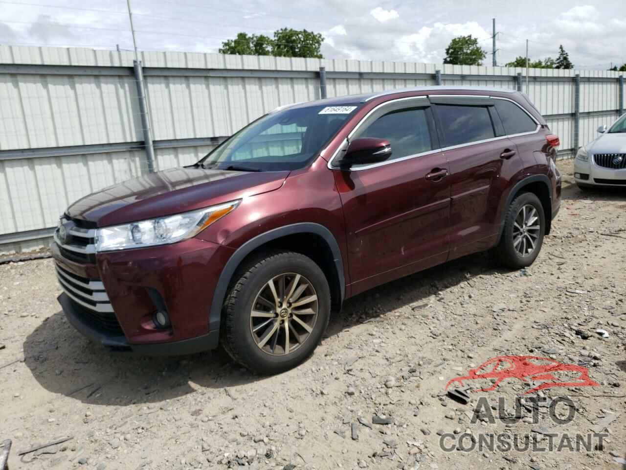 TOYOTA HIGHLANDER 2018 - 5TDJZRFH0JS884113