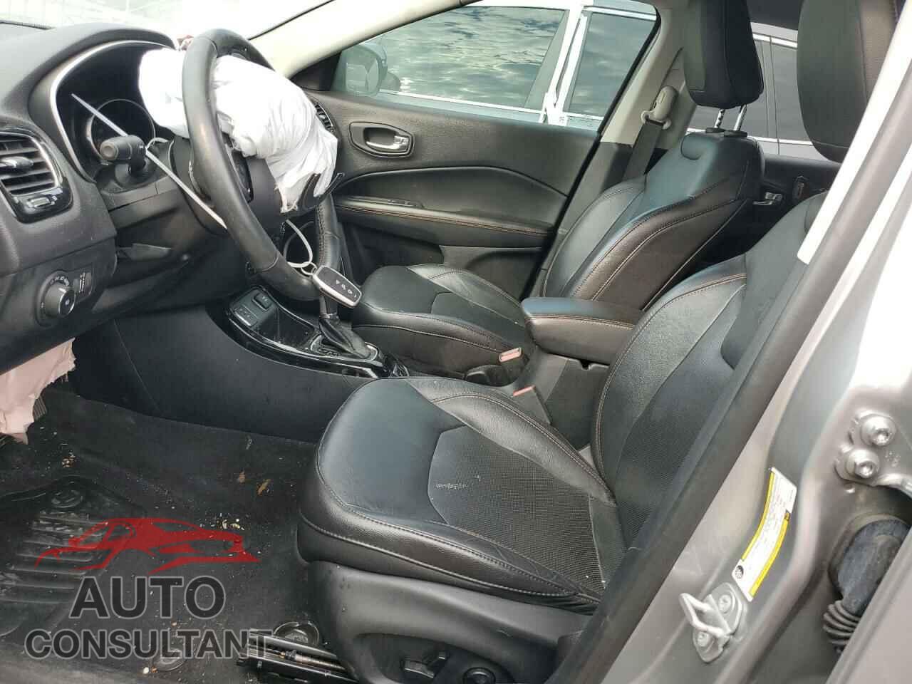 JEEP COMPASS 2018 - 3C4NJCCB2JT181740