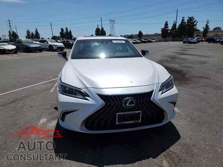 LEXUS ES300 2024 - 58ADA1C13RU038793