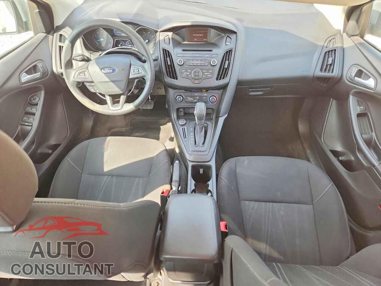 FORD FOCUS 2017 - 1FADP3F21HL320189