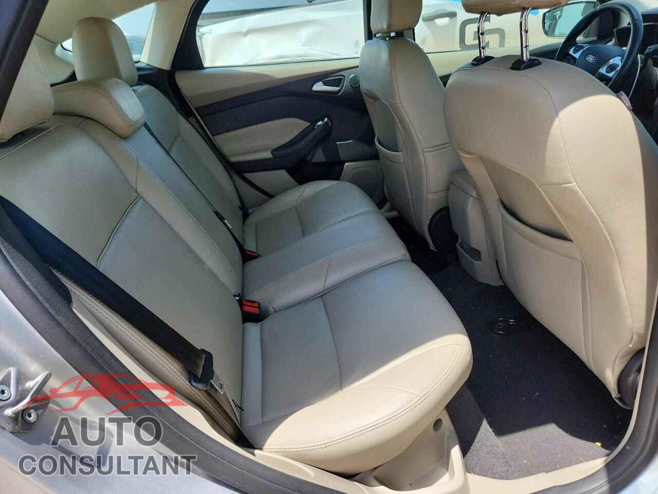 FORD FOCUS 2017 - 1FADP3R47HL343571