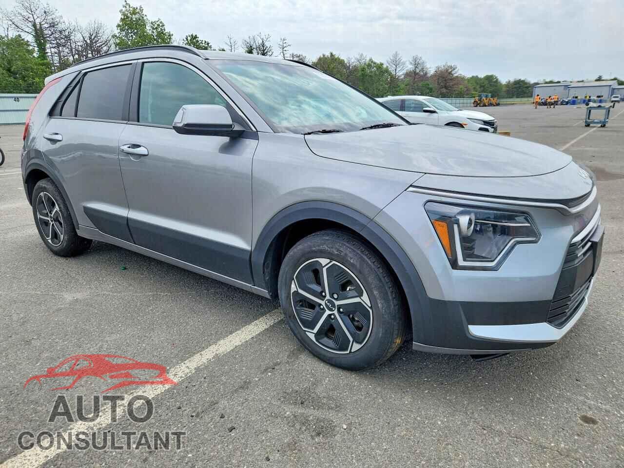 KIA NIRO 2024 - KNDCS3LFXR5140338