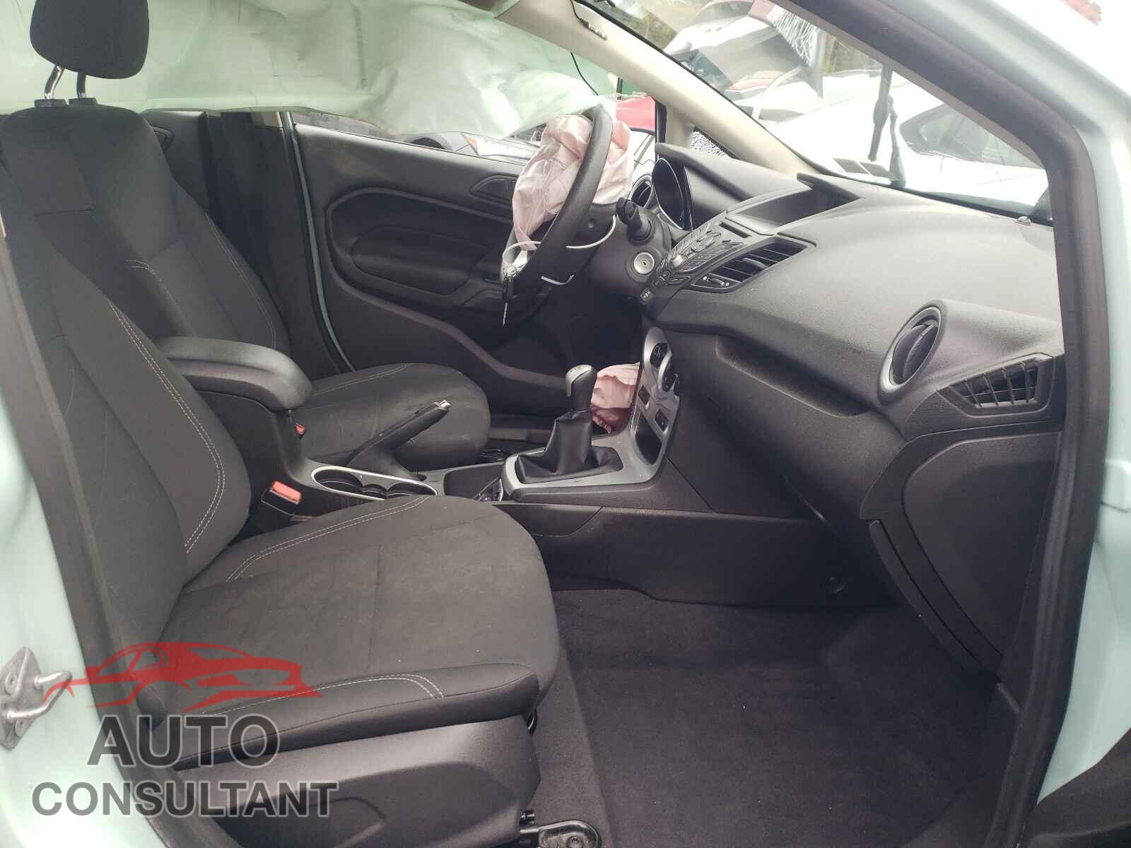 FORD FIESTA 2018 - 3FADP4EJ9JM144737
