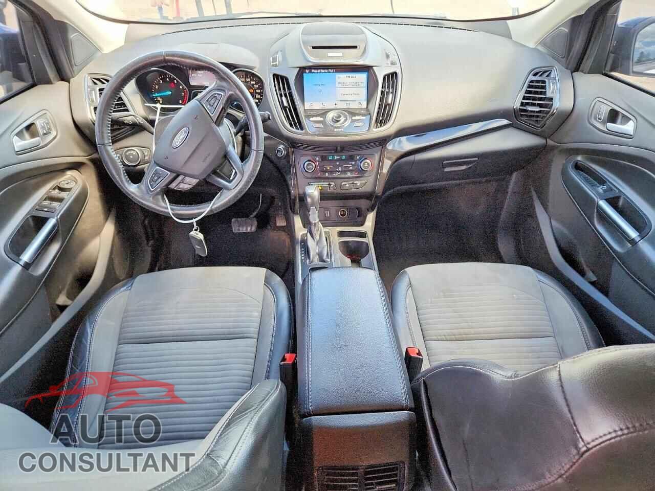 FORD ESCAPE 2017 - 1FMCU9J98HUE78654