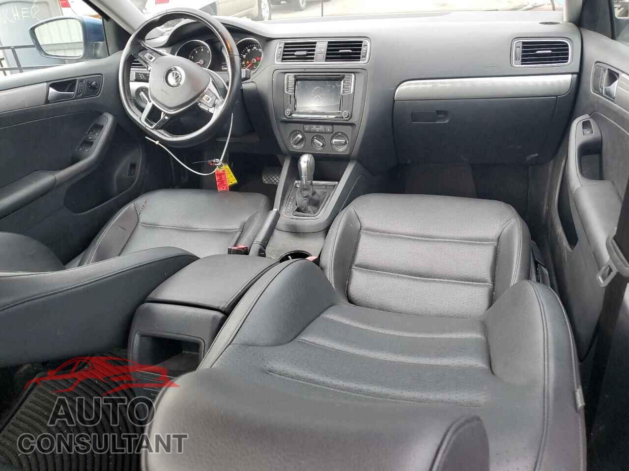 VOLKSWAGEN JETTA 2017 - 3VWDB7AJ5HM326409