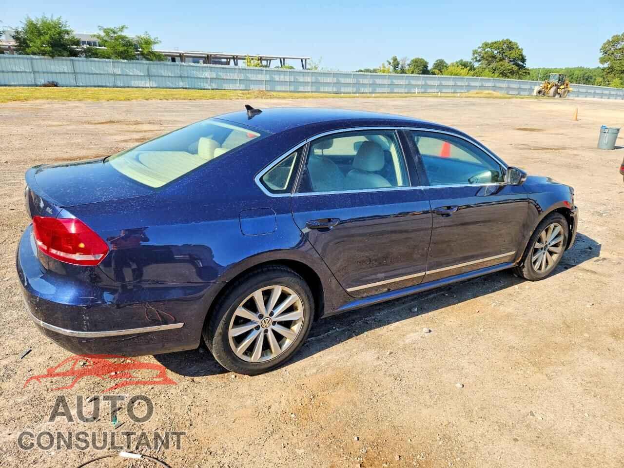 VOLKSWAGEN PASSAT 2013 - 1VWCH7A38DC058043