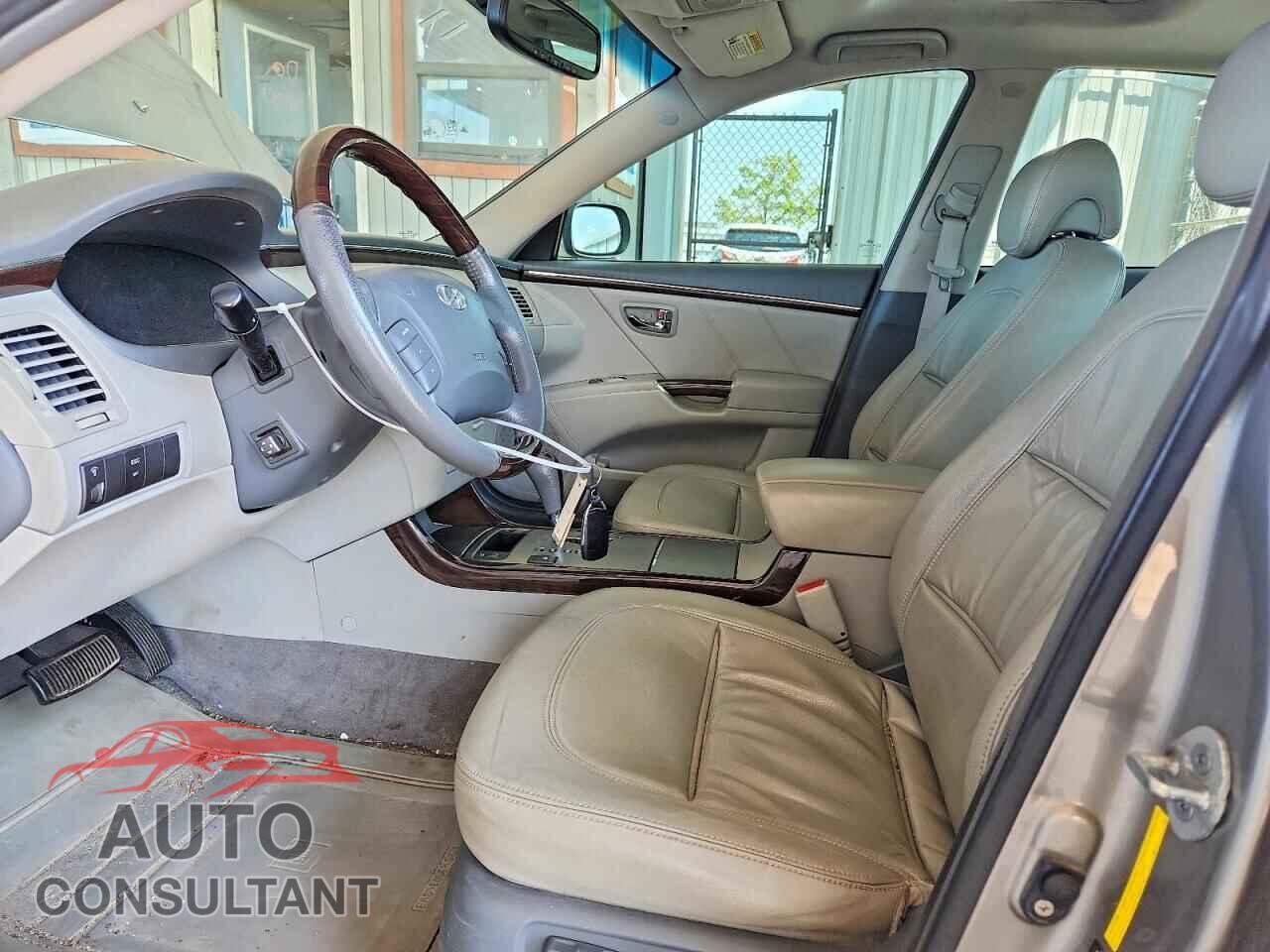 HYUNDAI AZERA 2010 - KMHFC4DF9AA460904