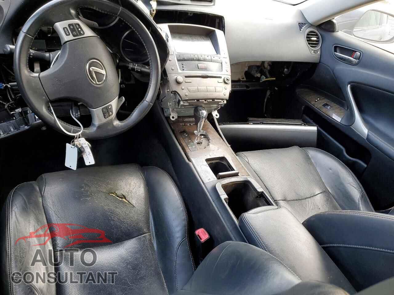 LEXUS IS 2012 - JTHCF5C20C5060551