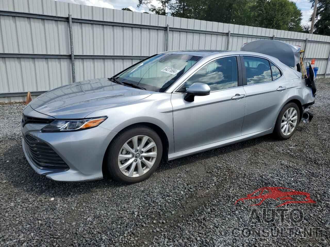 TOYOTA CAMRY 2018 - 4T1B11HK9JU588021