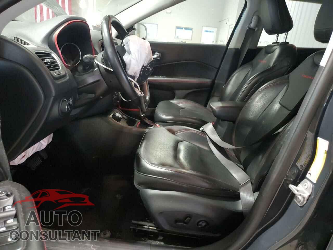 JEEP COMPASS 2018 - 3C4NJDDB1JT457751