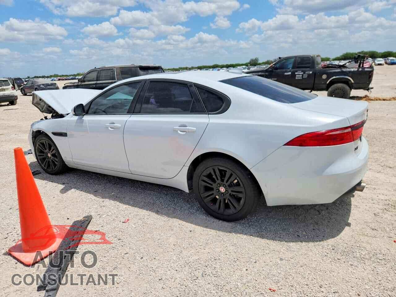 JAGUAR XF 2018 - SAJBD4EV5JCY56016