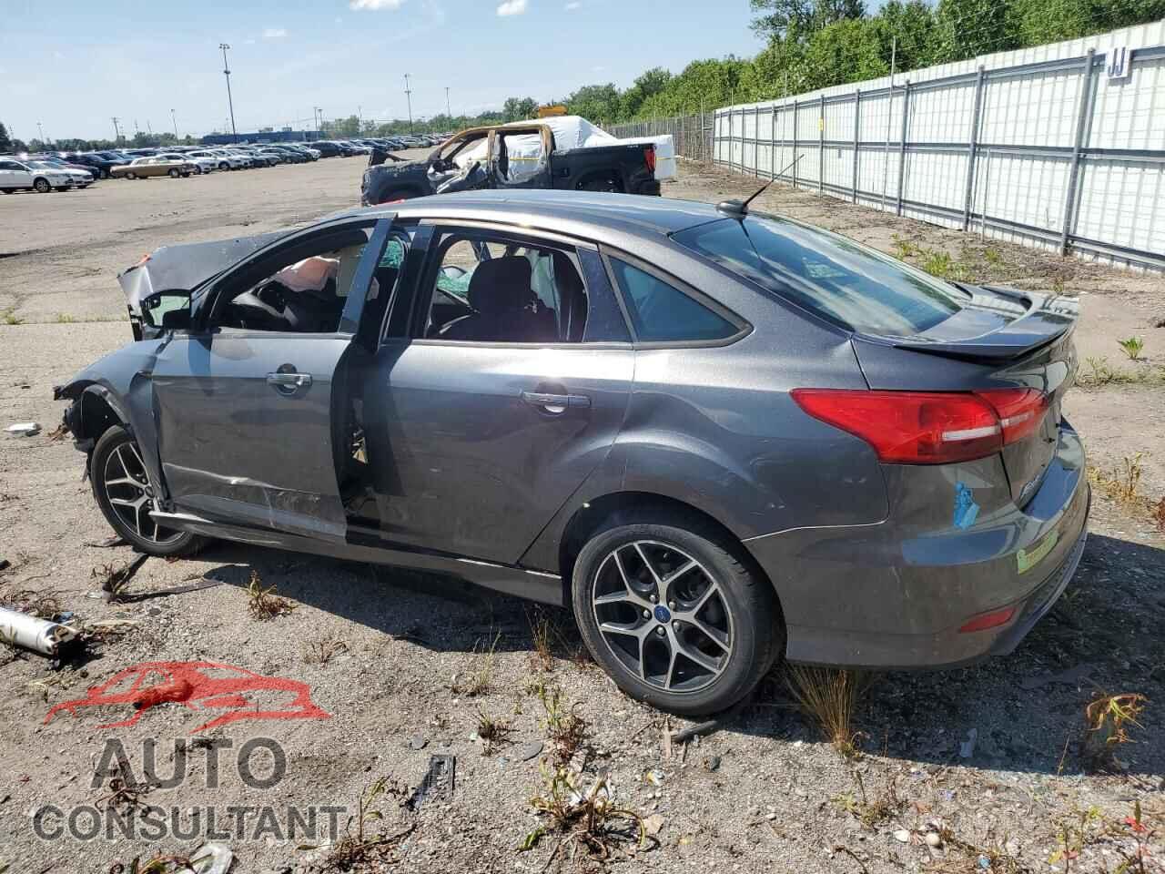 FORD FOCUS 2015 - 1FADP3F24FL218253