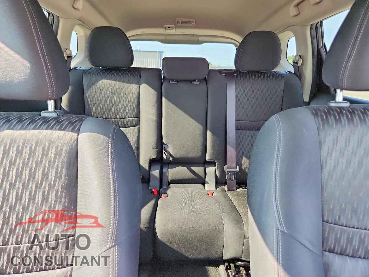 NISSAN ROGUE 2018 - KNMAT2MV1JP603321