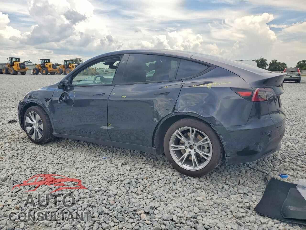 TESLA MODEL Y 2024 - 7SAYGDED2RF098189