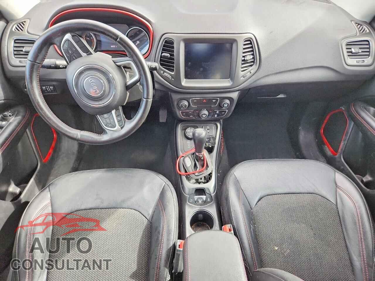 JEEP COMPASS 2020 - 3C4NJDDB3LT151556