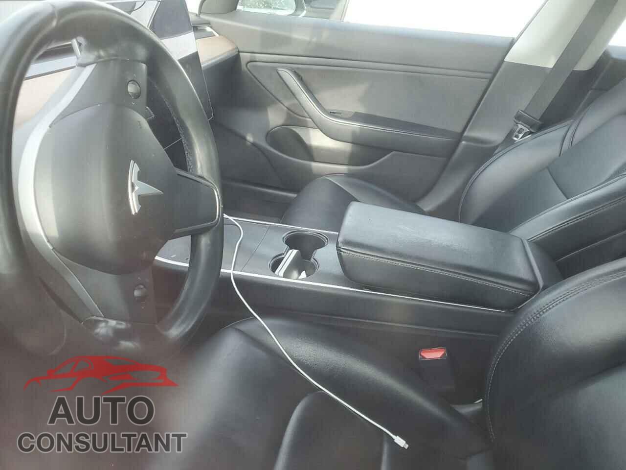 TESLA MODEL 3 2018 - 5YJ3E1EB4JF144779