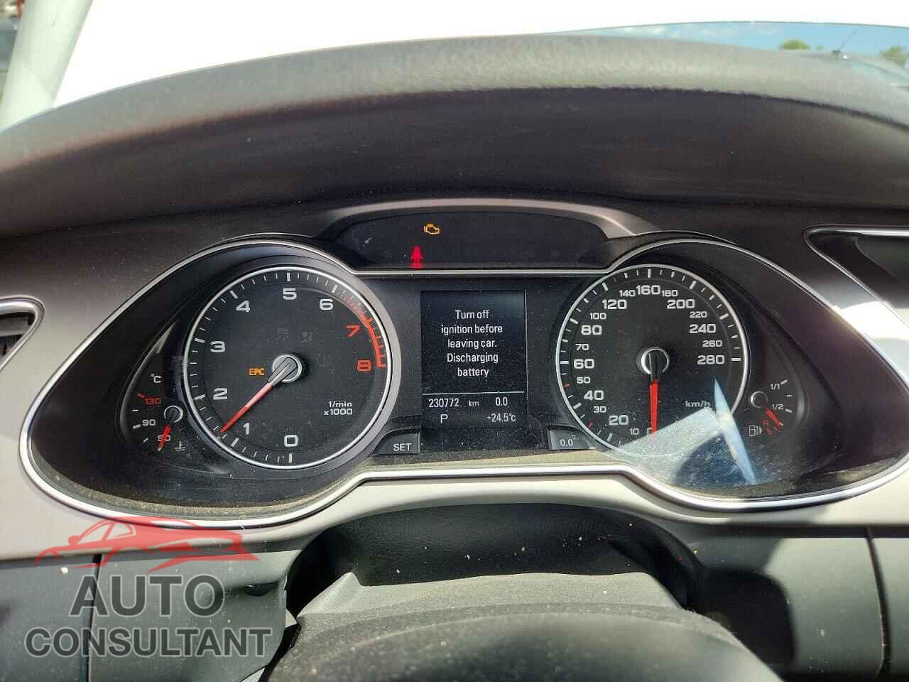AUDI A4 2013 - WAUFFCFL6DN035174