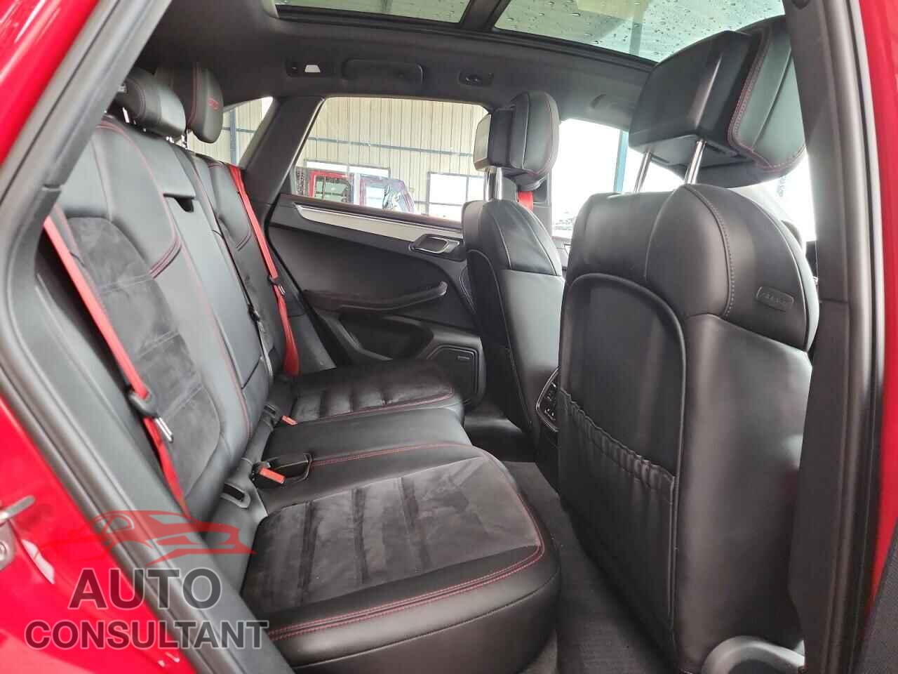 PORSCHE MACAN 2017 - WP1AG2A57HLB50282