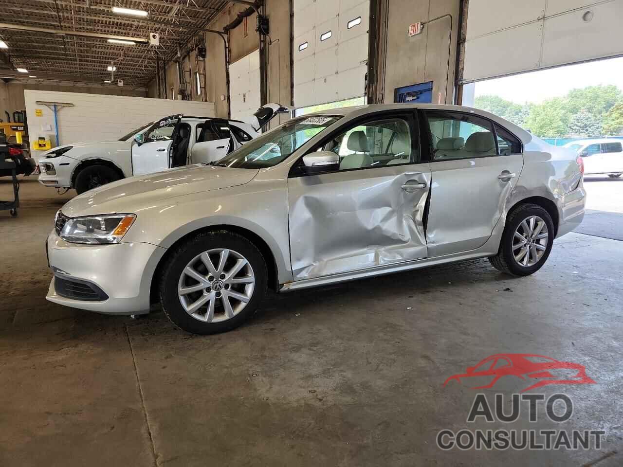 VOLKSWAGEN JETTA 2011 - 3VWBX7AJ2BM391976
