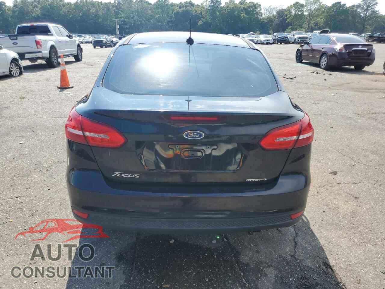 FORD FOCUS 2015 - 1FADP3E26FL208356